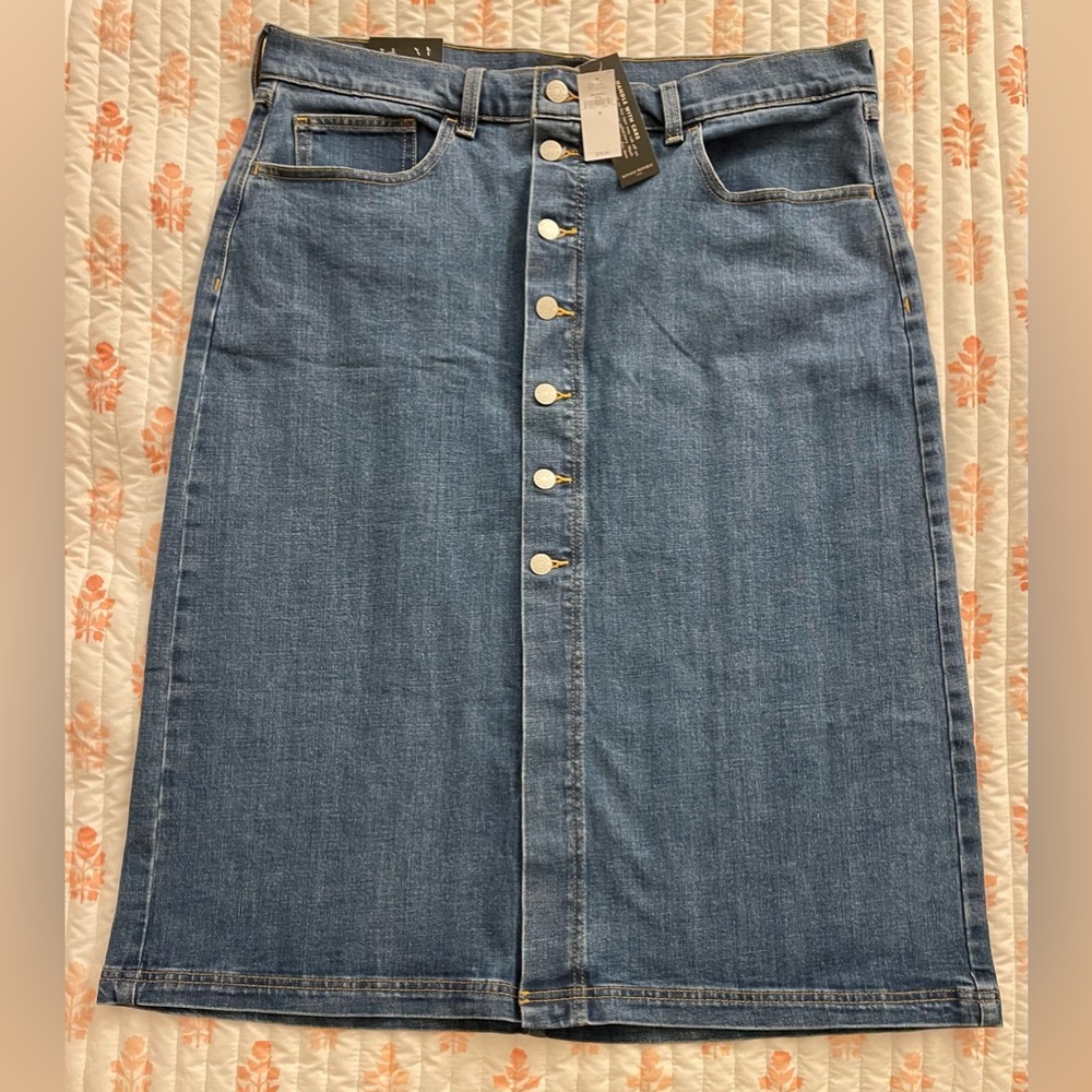 Banana Republic Women’s Blue Denim Skirt